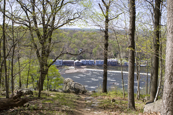 Washington's Rock, overlooking Delaware (just south of Goat Hill overlook)