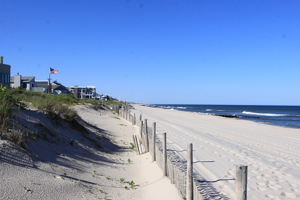 homes built cheek to jowl along Long Beach Island block public access to beach