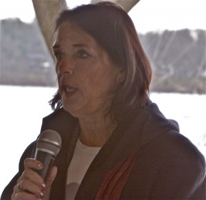 Lois Gibbs speaks at community rally (1/5/12)