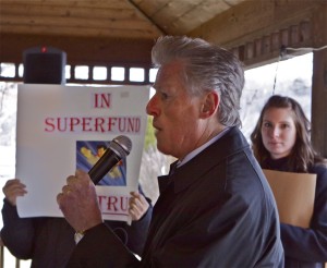 Jim Florio, sponsor of 1980 Superfund law, speaks at community rally (1/5/12)